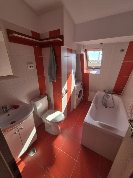 1 Decembrie, Trapezului,